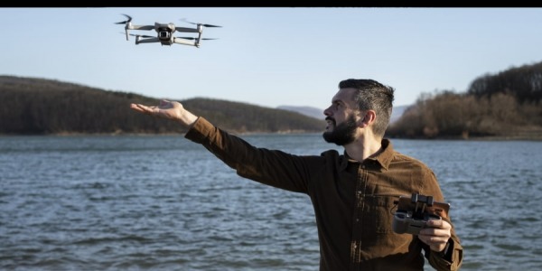 Droneguide til begyndere: Sådan styrer du din drone