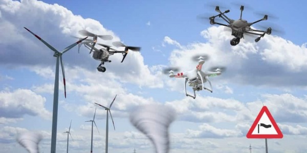 Guide til at flyve droner i udfordrende miljøer som vind og kulde